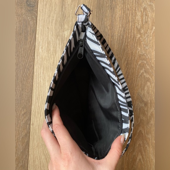 Zebra Print Purse - Picture 4 of 6